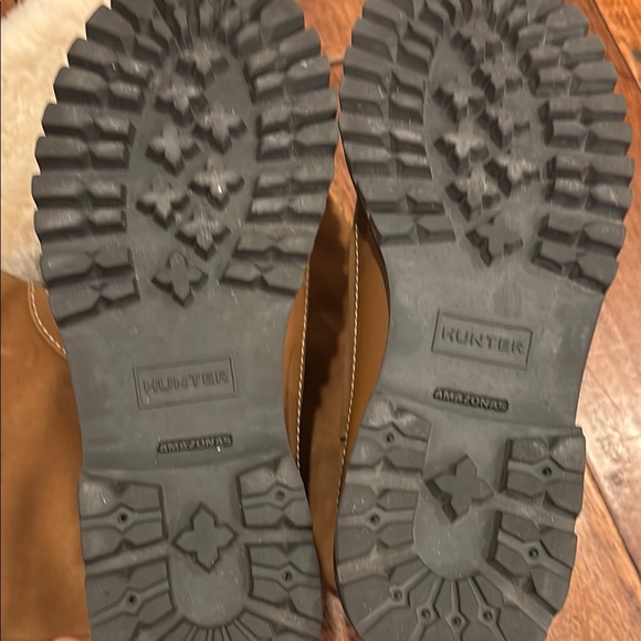 Hunter Tan and Cream Boots sz 8 - Picture 10 of 14